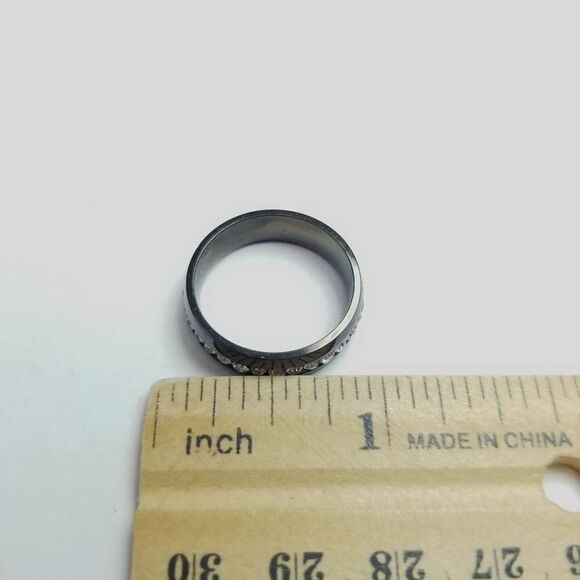 Vintage Inlaid Rhinestone Band Ring, Size 8, Estate - Picture 4 of 5